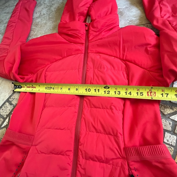 NWT lululemon down for it all jacket 8 red - Picture 13 of 16
